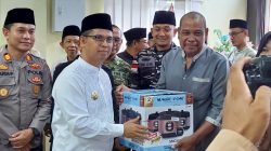 Bupati Berikan Bantuan Kepada Pelaku UMKM Kabupaten Karimun